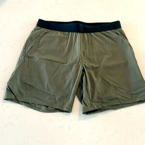 Ten Thousand Tactical Short